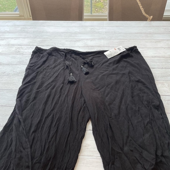 Becca Etc Trendy Plus Size Modern Muse Cover-Up Pants Black Size 2 X - Picture 2 of 4